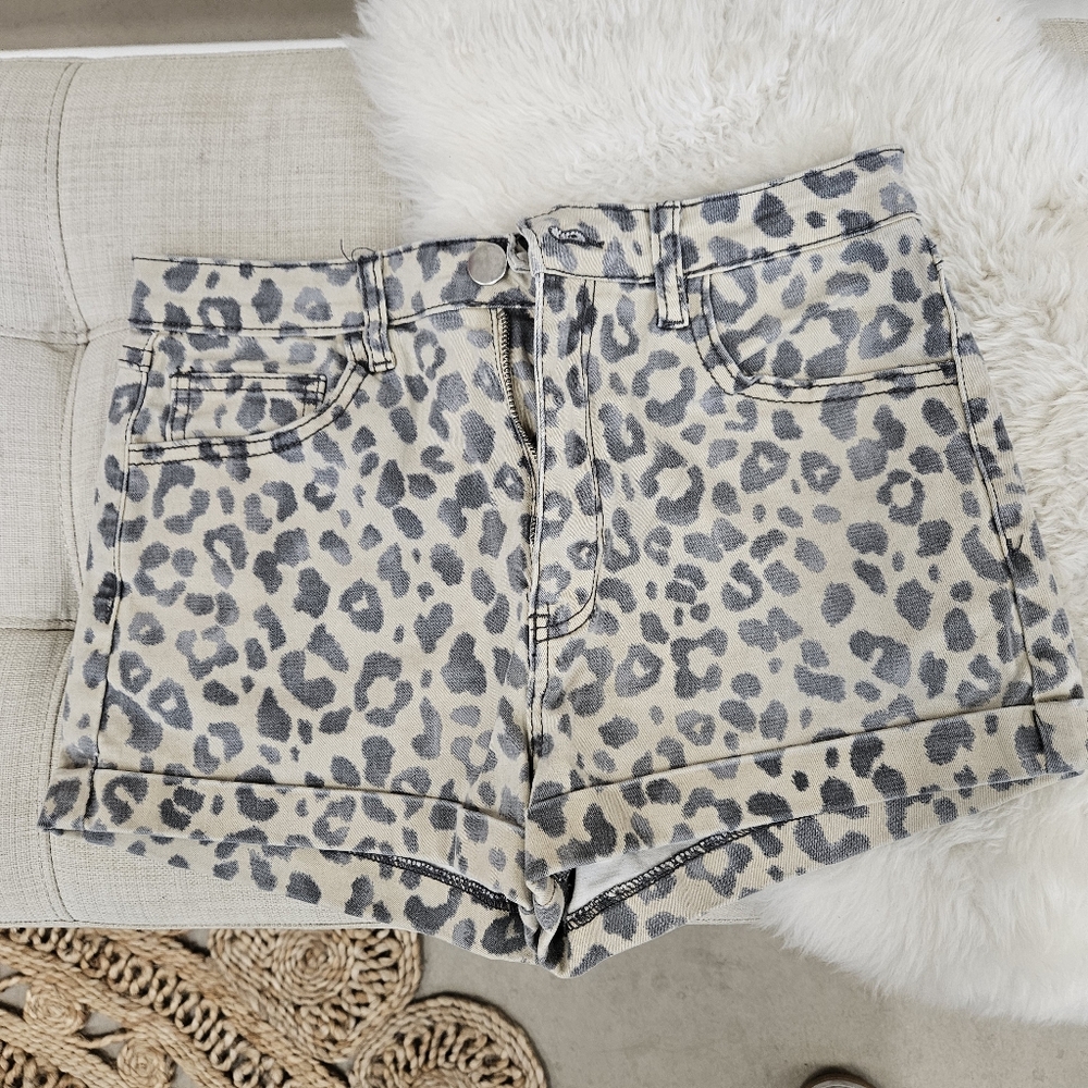 Leopard Jean shorts